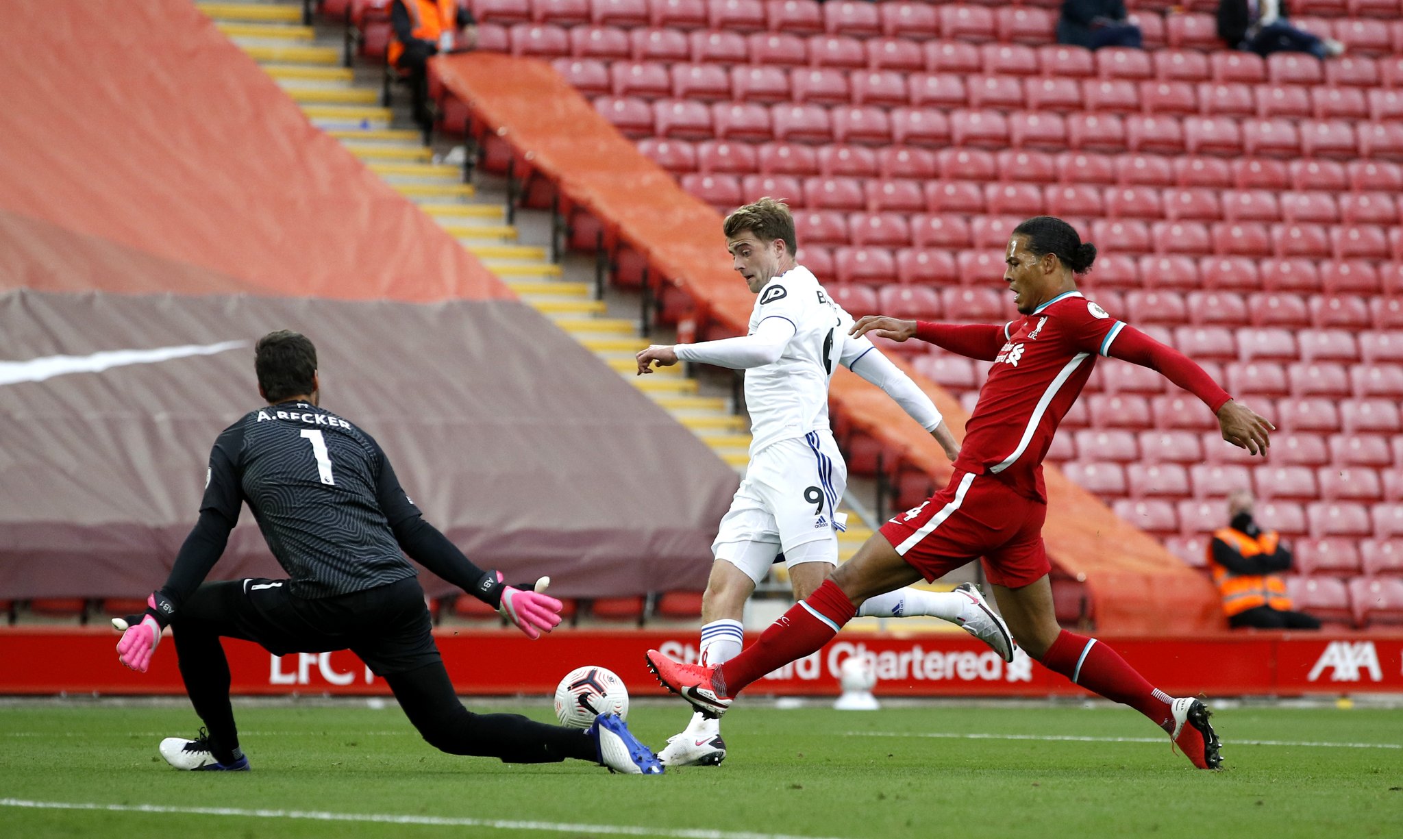 之间出色的 之间出色的