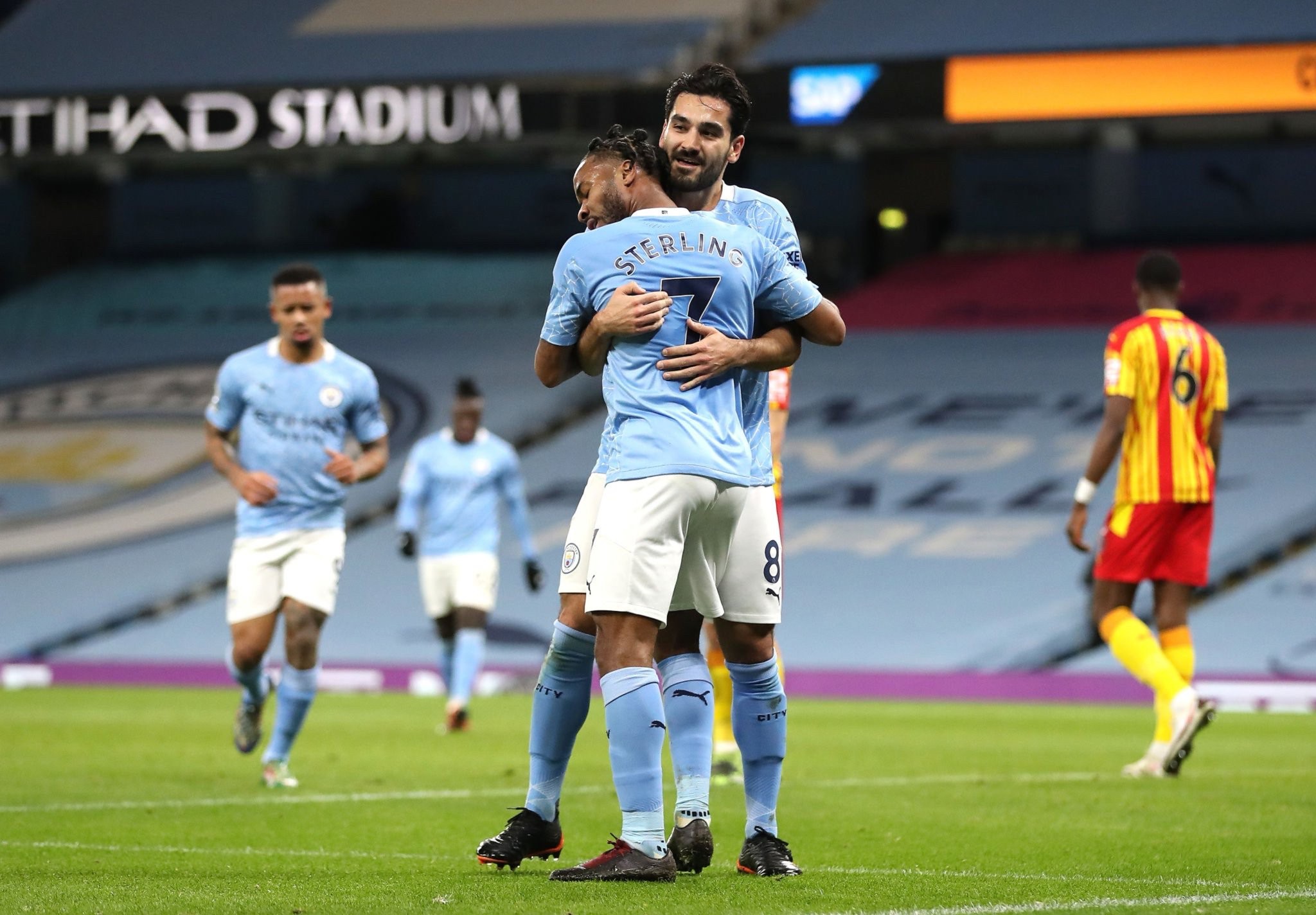 励更多女性 励更多女性